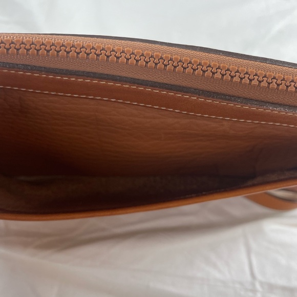 Vintage Dooney & Bourke All Weather Brown Leather Crossbody Bag - Picture 7 of 14